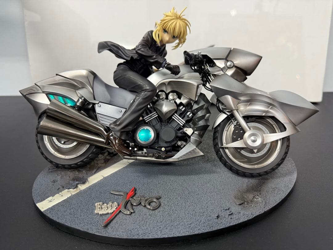 フィギュア セイバー＆セイバー・モータード・キュイラッシェ Fate/Zero