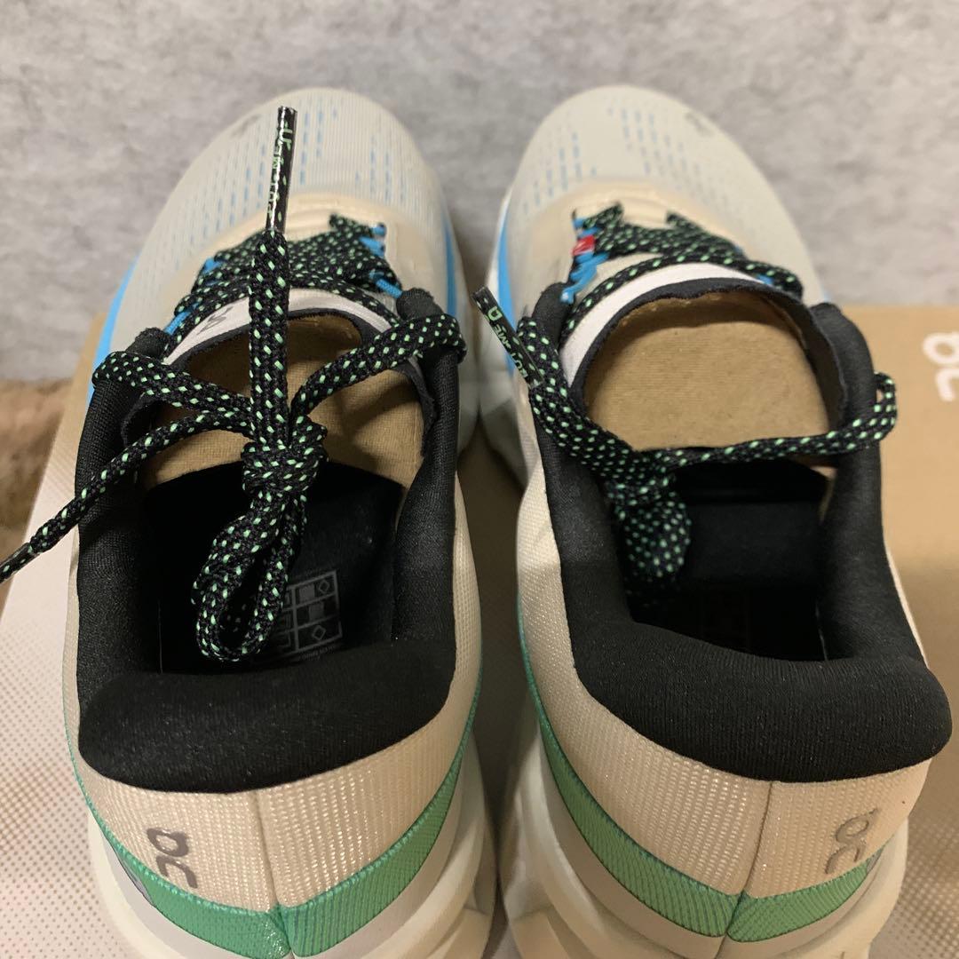 J2853 [オン] ランニングシューズ Cloudmonster 2