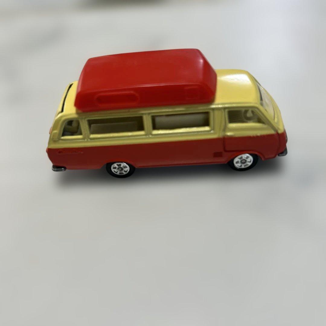 トミカ No.56/57 トヨタ ハイエース コミューター 日本製