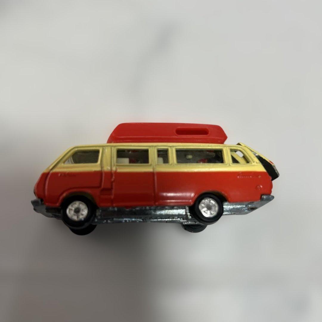 トミカ No.56/57 トヨタ ハイエース コミューター 日本製
