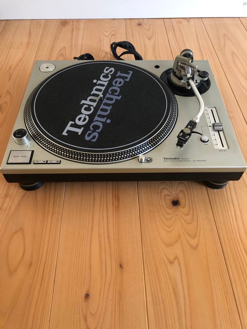 Technics SL-1200 MK-3Dターンテーブル