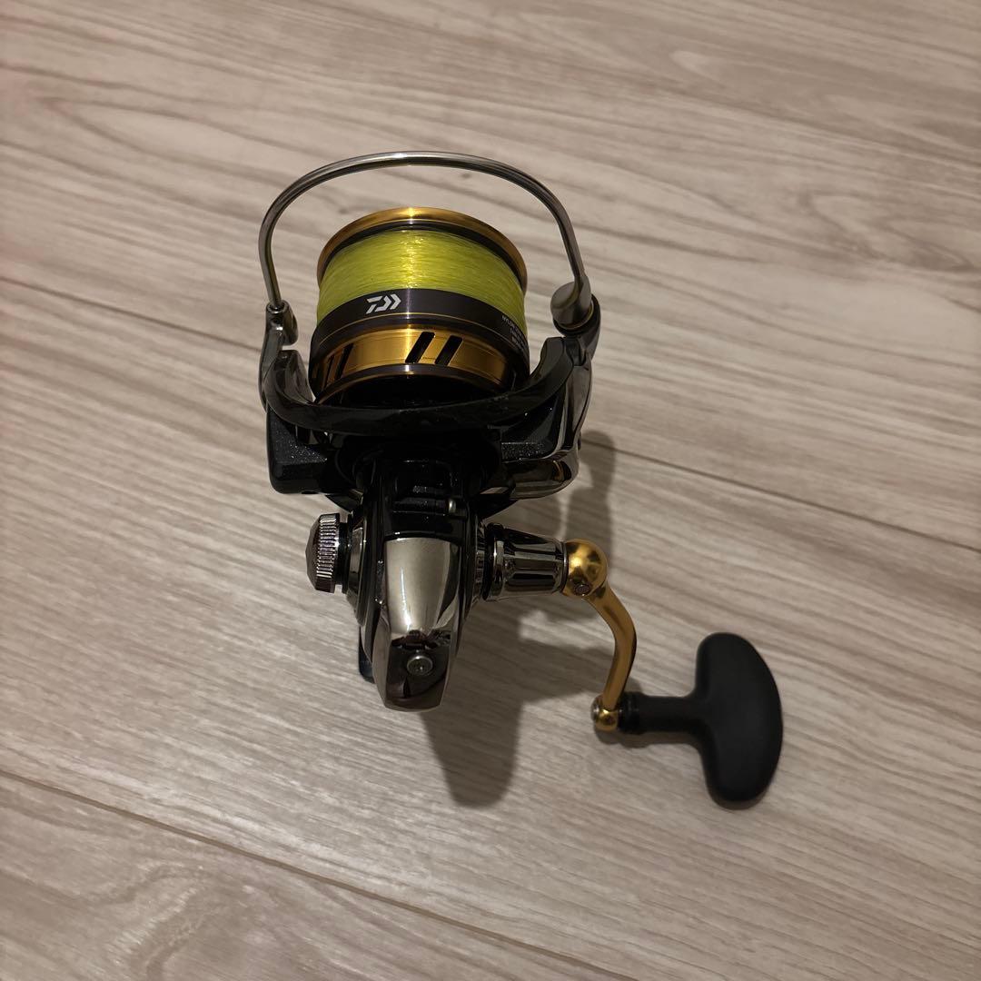 超美品　ダイワ DAIWA LEGALIS レガリス LT5000D-CXH