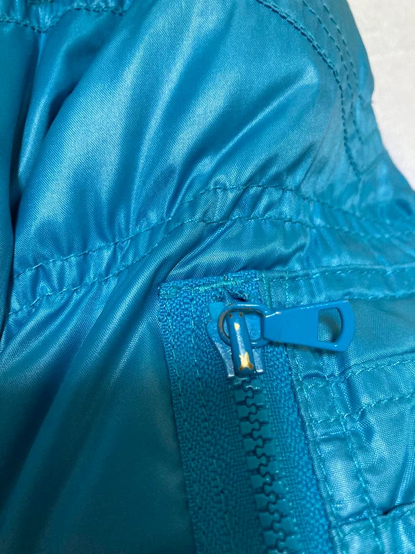 00's オールドユニクロ　プレミアムダウンジャケット　短丈　光沢　水色　y2k