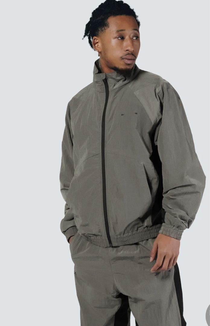 ビートム　veatm トレーニングウェア　ウィンドブレーカーセットアップ