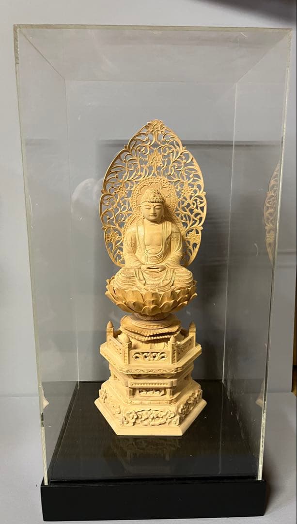 値下　仏像　柘植　木彫　座釈迦　六角台座付　唐草光背　金泥書アクリルケース付17