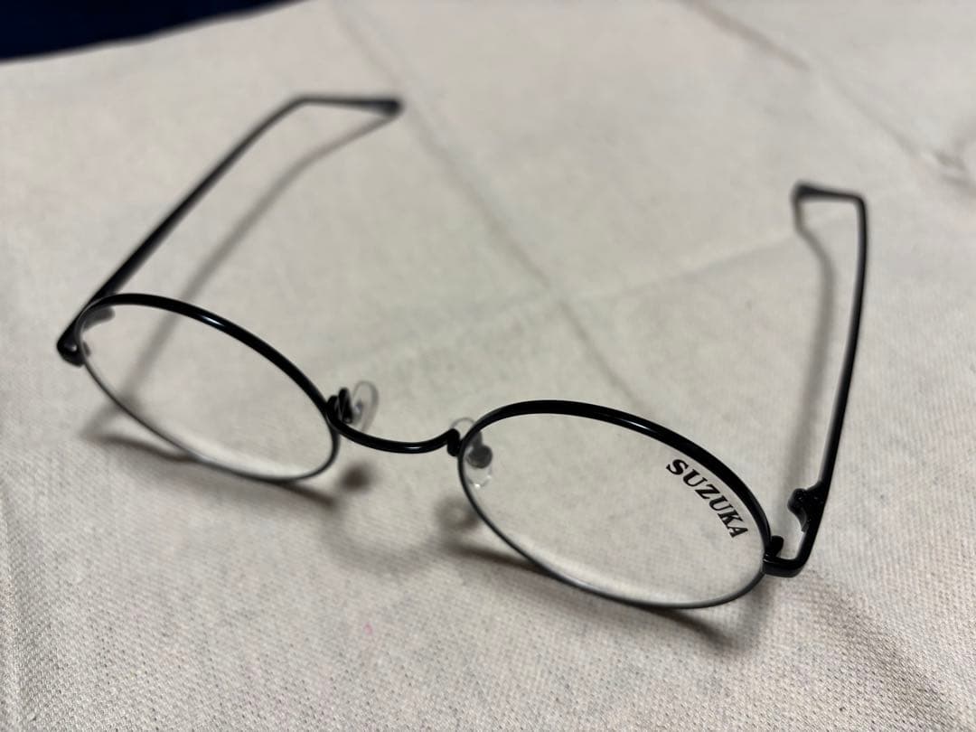 新しい学校のリーダーズ　スズカのメガネ