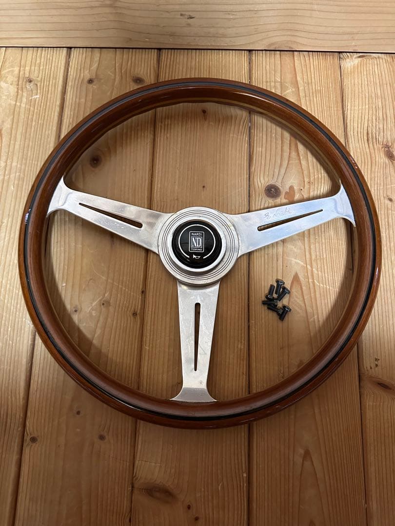 f*読様 【NARDI Classic】36.5Φ ウッドステアリング　ナルディ
