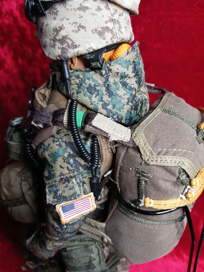 1/6 USMC パラシュター女性兵士(HotToysホットトイズ)