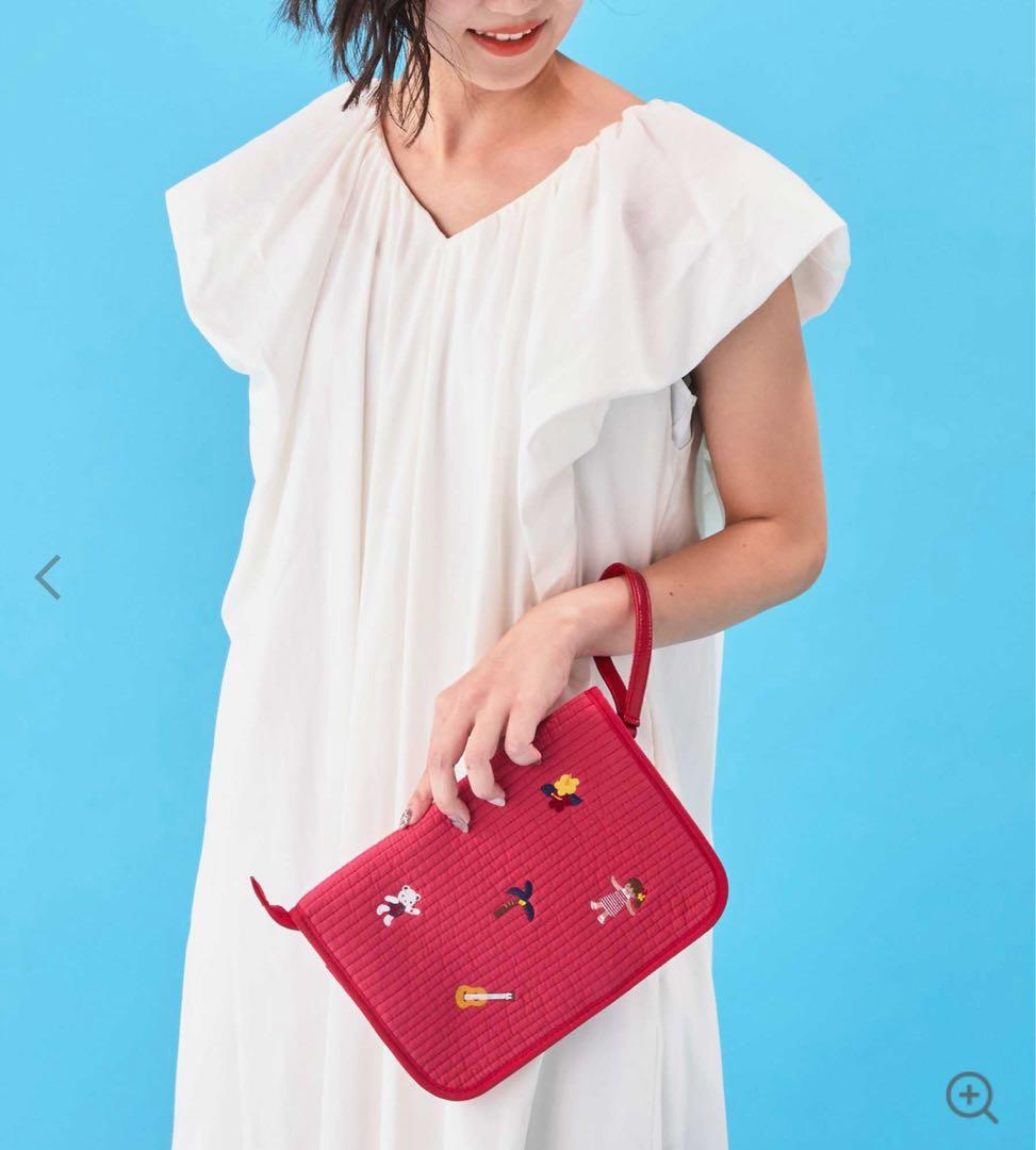 新品未使用 ファミリア　ピオヌンナル マルチケース（cocoru）