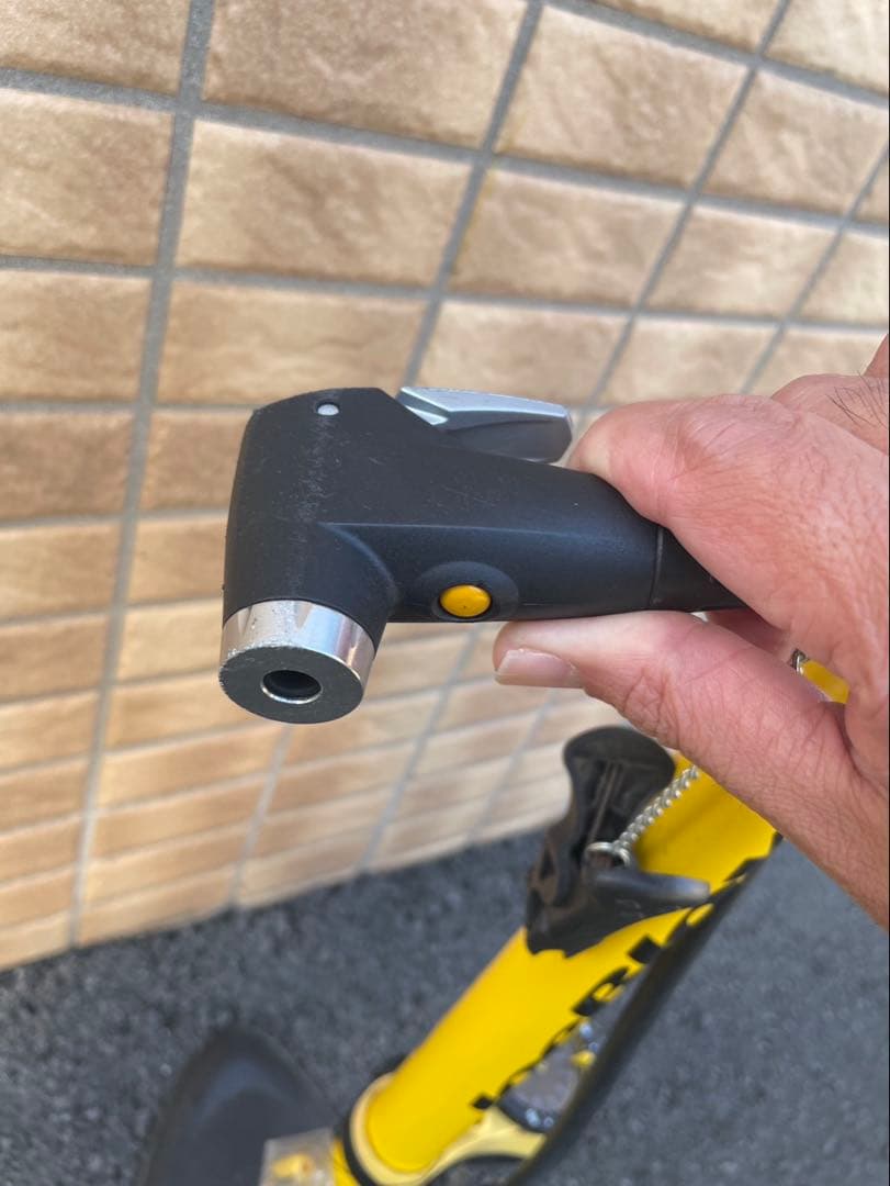 直接引取希望　埼玉ふじみ野GIANT クロスバイクＭ➕専用フロアポンプ