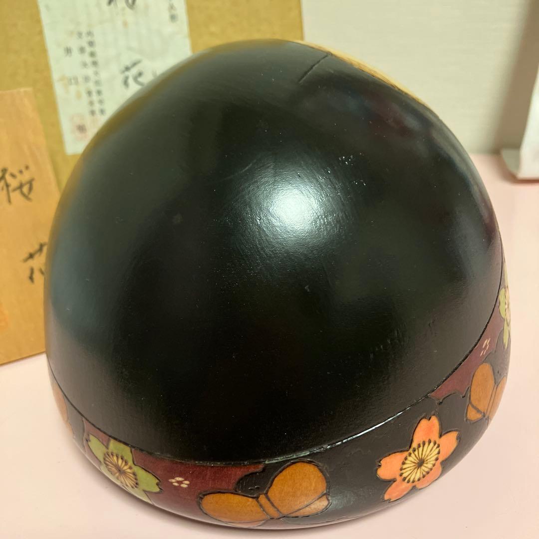 桜花　桜と蝶の手描き木製こけし