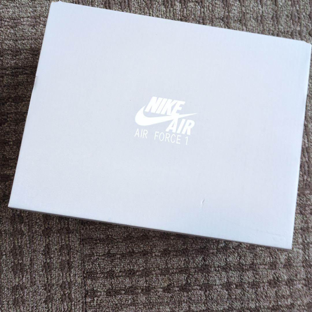 (美品) NIKE AIR FORCE 1 (22センチ)