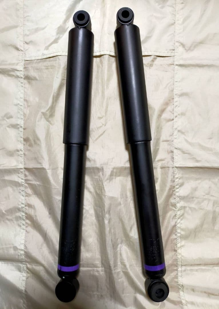 【新車外し】200系 ハイエース 純正 リヤ ショックアブソーバー 『KYB』