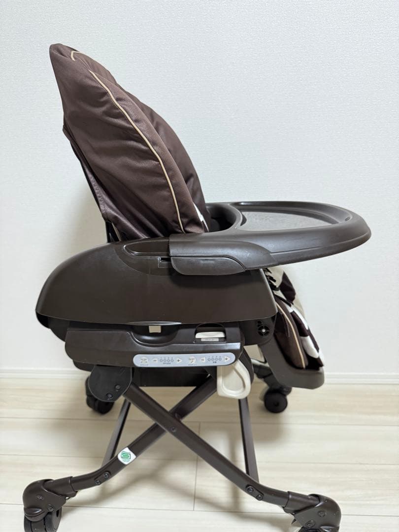 Combi コンビ　電動　ハイローチェア　ネムリラ4キャス　ブラウン