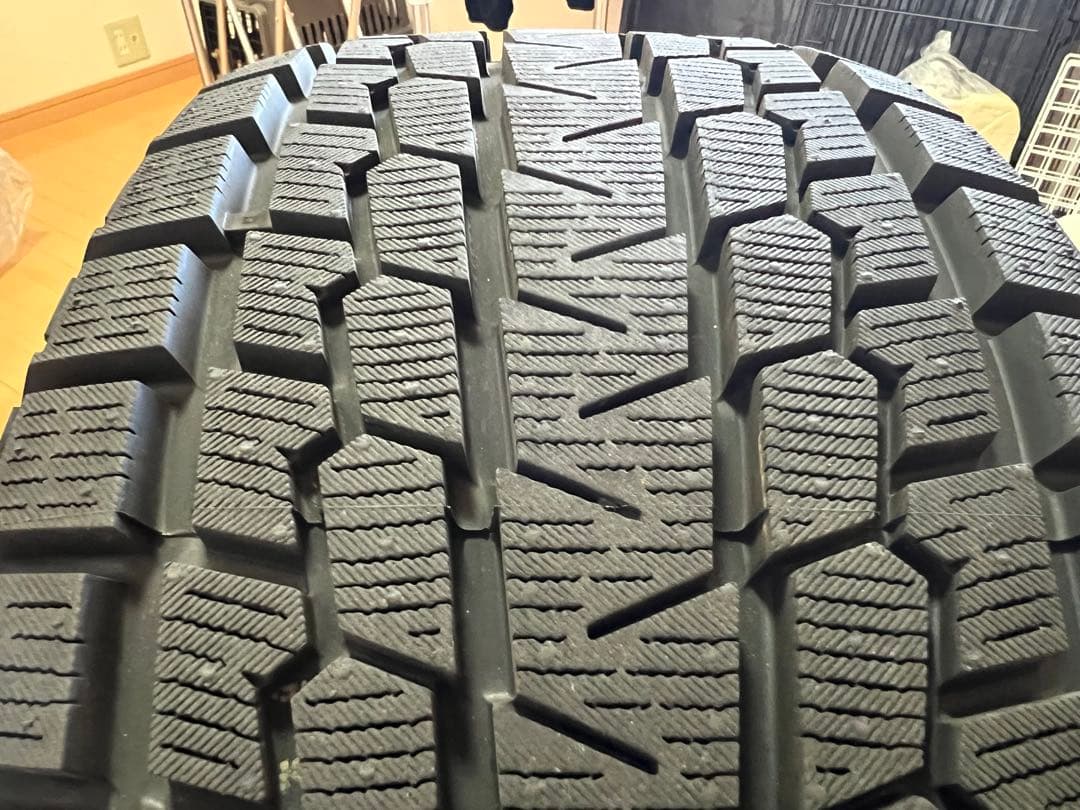 (極美品・バリ溝) 2024年製ランドクルーザープラド150 スタッドレスタイヤ