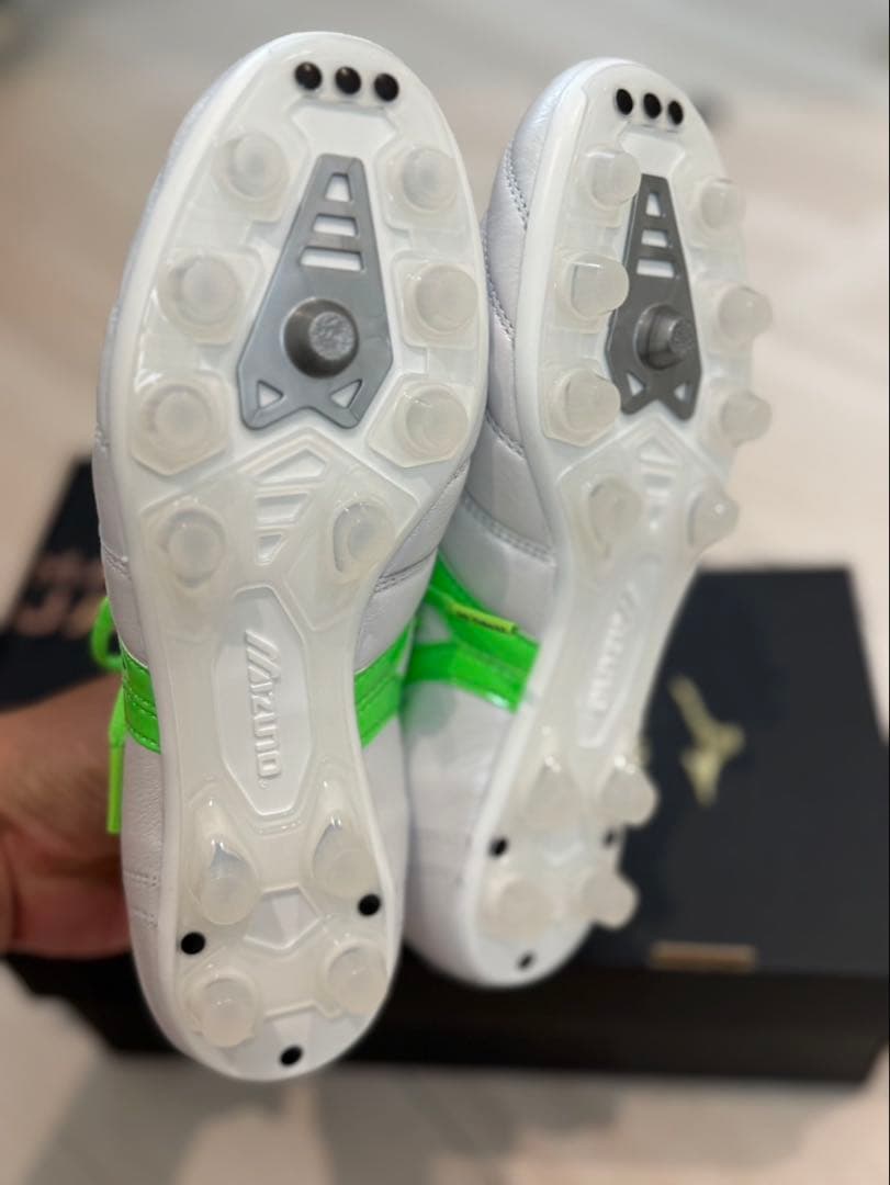 新品‼︎希少サイズ モレリア2 JAPANスーパーホワイトパール×ネオングリーン