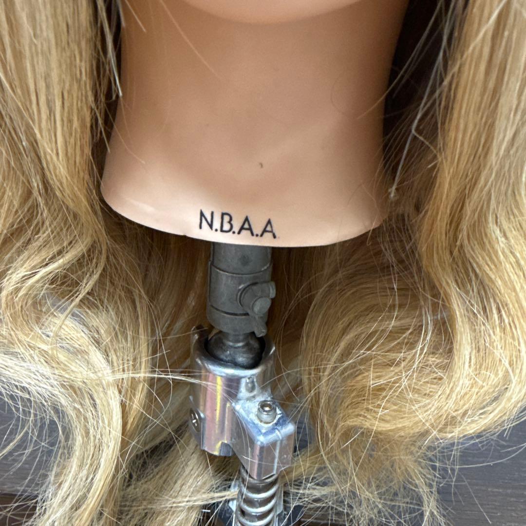 NBAA アップウィッグ ブロンド マネキン　スタンドクランプセット
