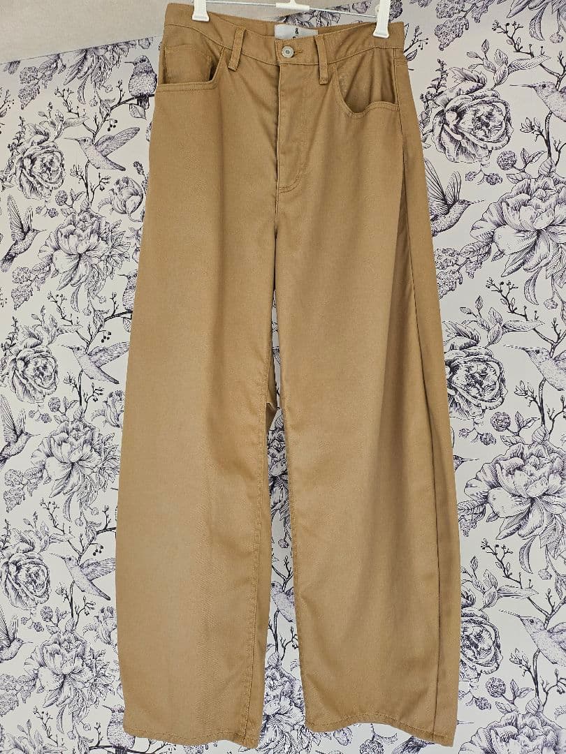 カレンソロジーの名品“チノカーヴィーパンツ 38