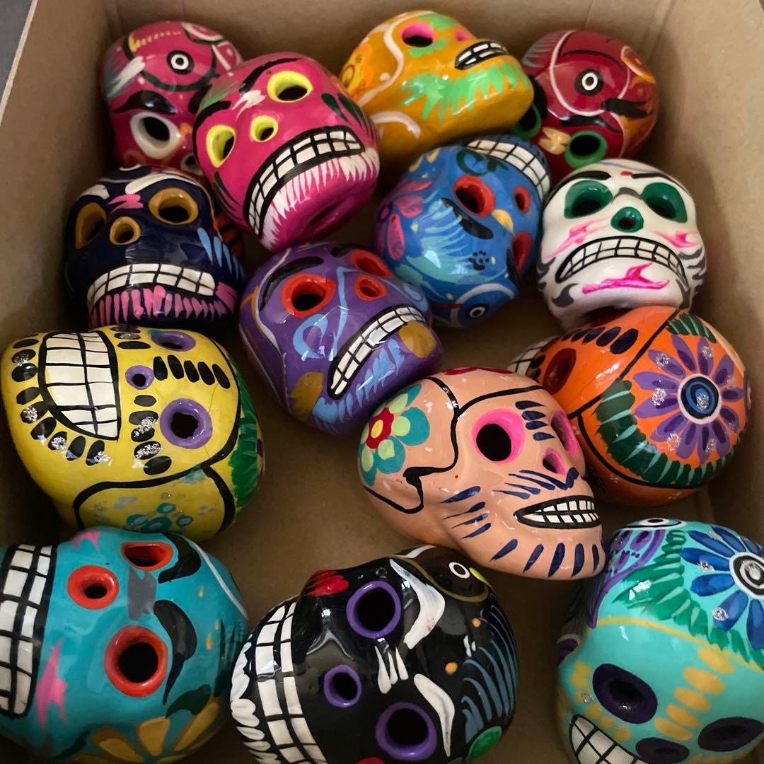 カラベラ　メキシコで購入したもの　14個セット　カラフルな陶器製スカル置物セット