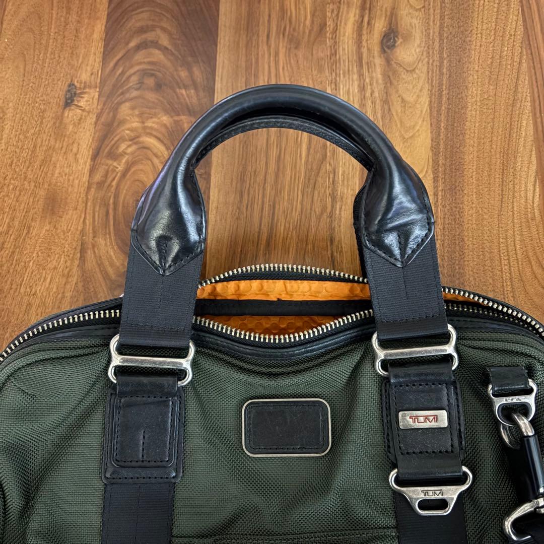 ◎週末限定セール中 TUMI オリーブグリーン ビジネスバッグ 2月末まで出品