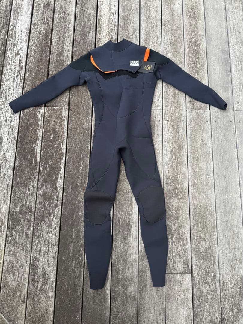 RASH ウェットスーツ　MLサイズ