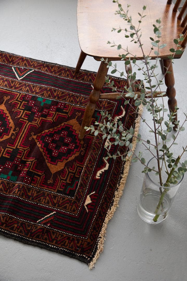 ヴィンテージラグ　トライバルラグ　バルーチ族（149×90cm）黒　紺　茶　緑