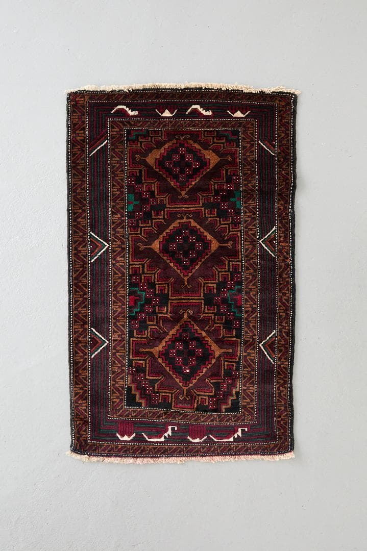 ヴィンテージラグ　トライバルラグ　バルーチ族（149×90cm）黒　紺　茶　緑