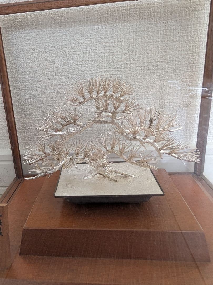 純銀製 松 盆栽 光則作 ガラスケース付 幅15cm 奥行11m 高さ16cm