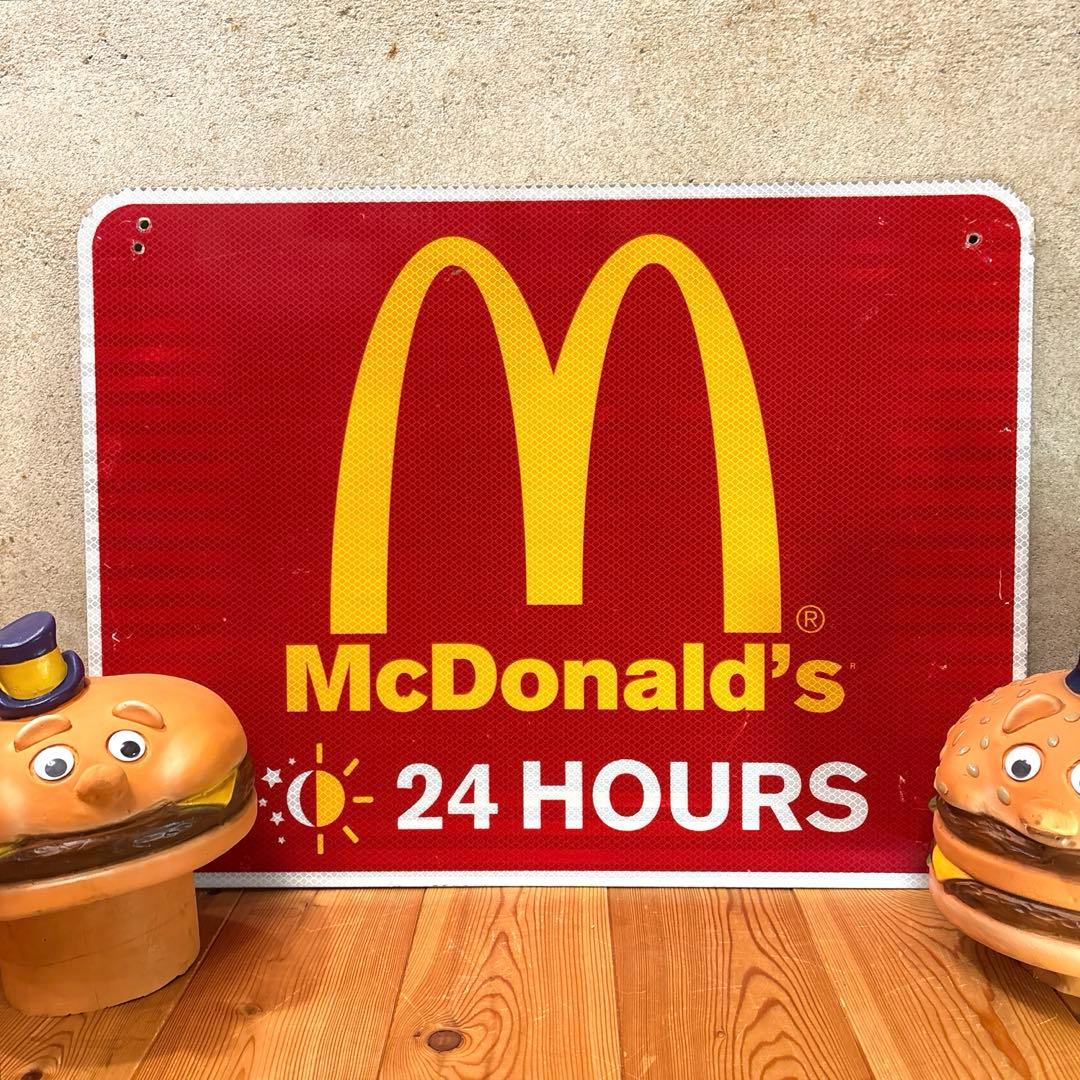 USA マクドナルド　ロードサイン　看板　ガレージ　McDonalds
