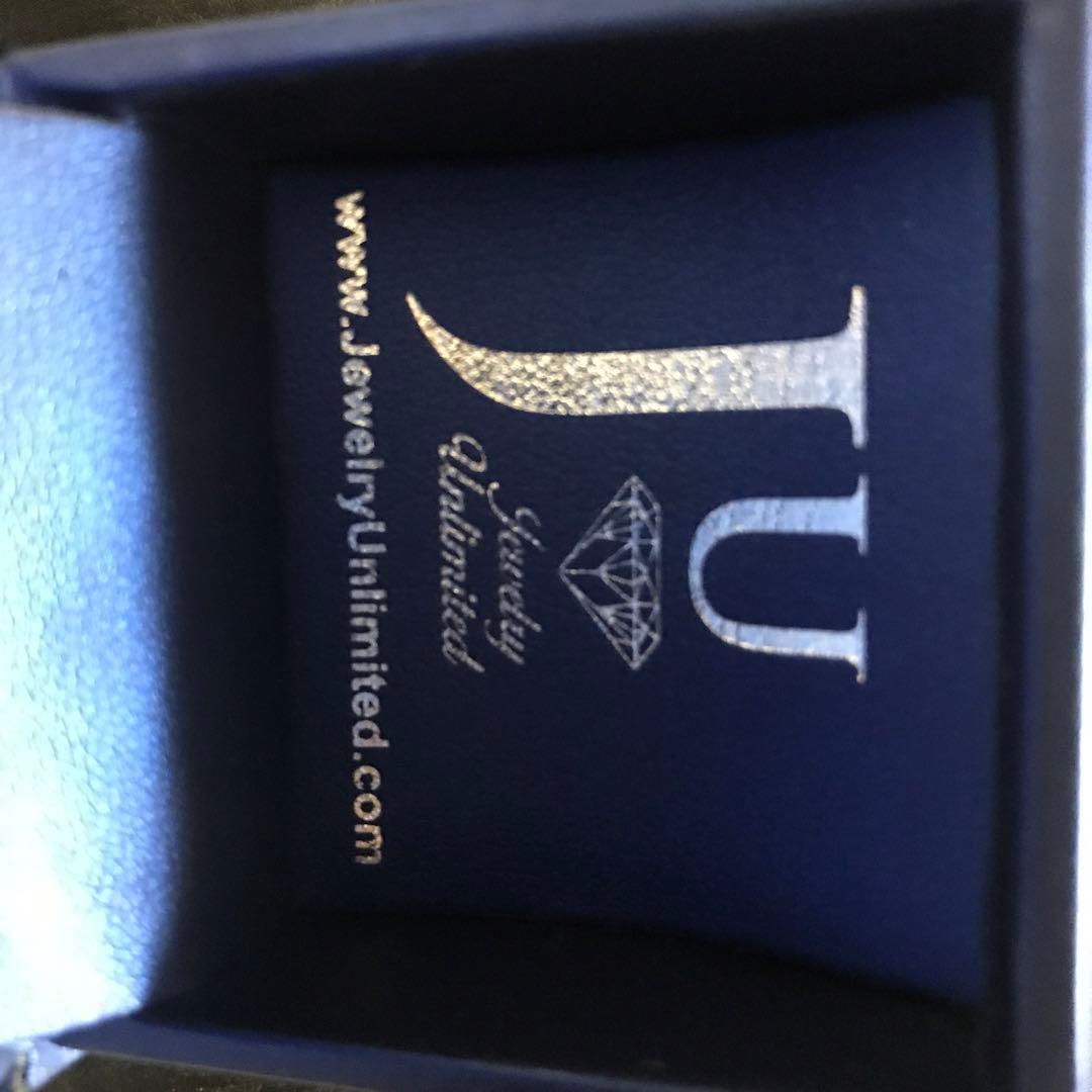 ダイヤモンドピアス