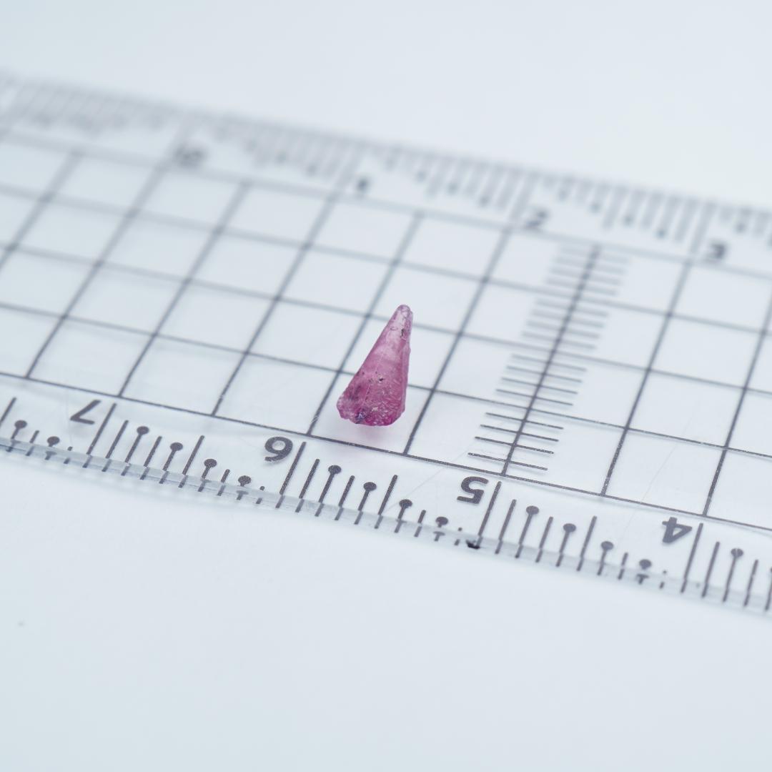 ウインザサファイア　結晶　タンザニア産