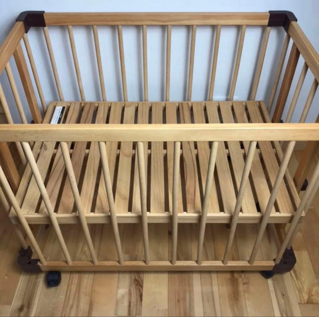 ファルスカ　ミニベビーベッド　木製