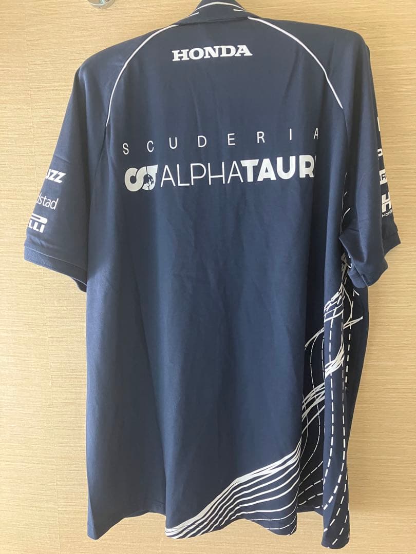 角田裕毅　サイン入りTシャツ