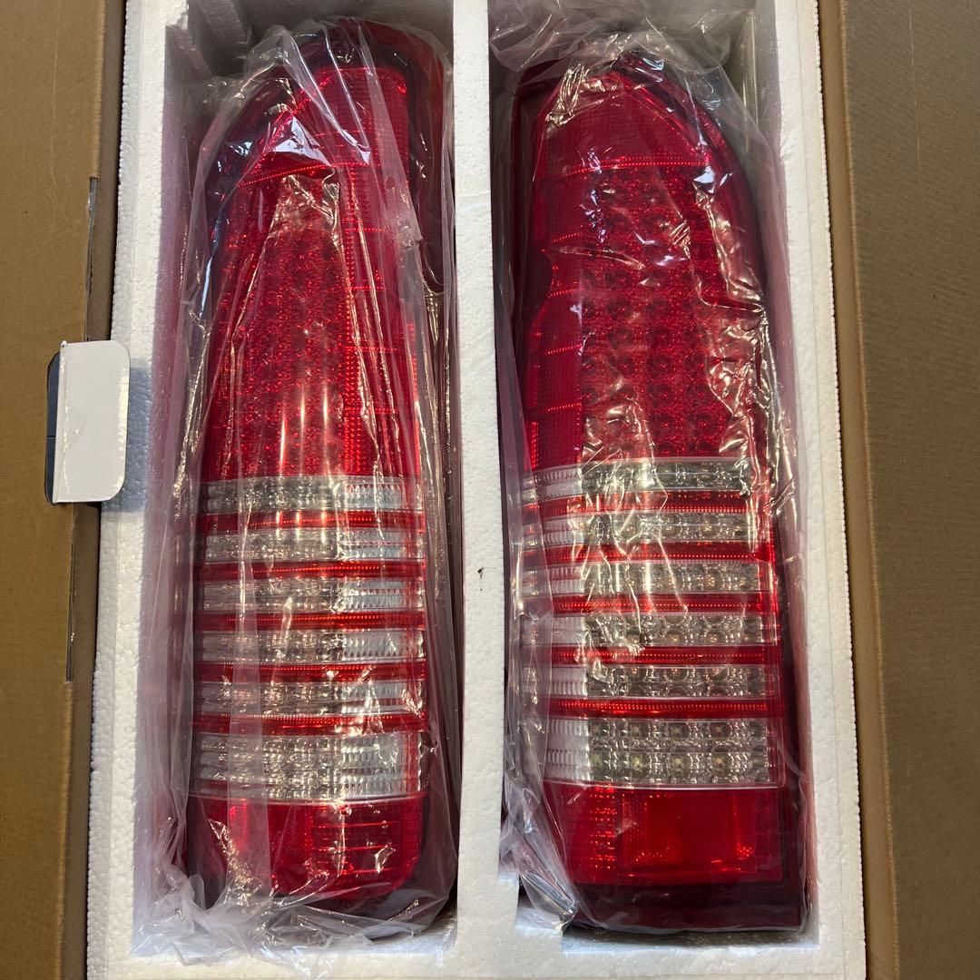 ハイエースLEDテールランプ