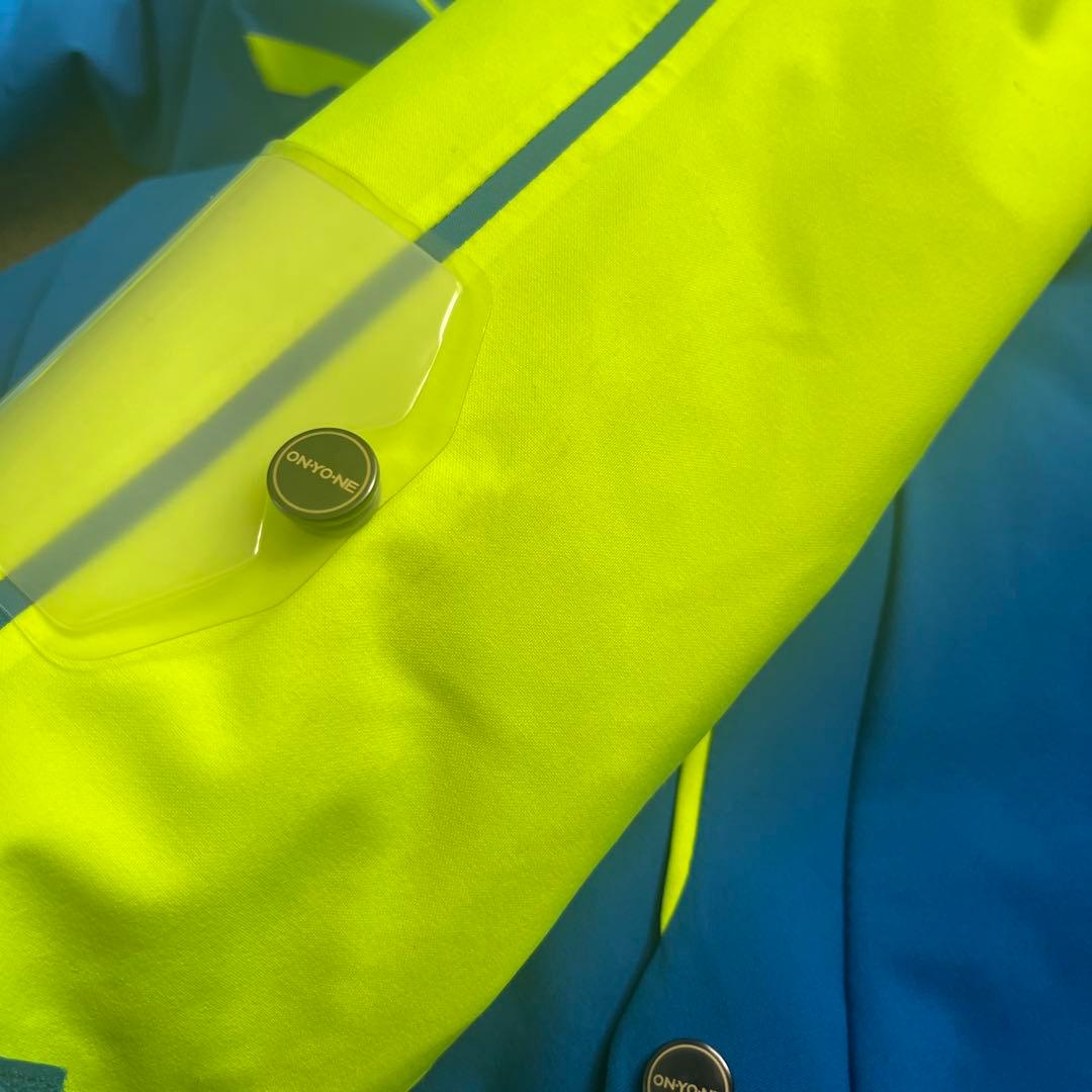 オンヨネ　サロモンワッペン付き　スキーウェア　上下セット　レディース　SS