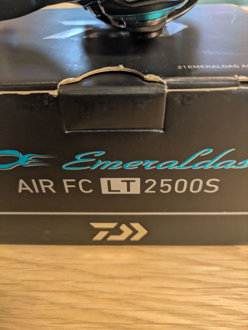 Daiwa Emeraldas AIR FC LT2500S スピニングリール
