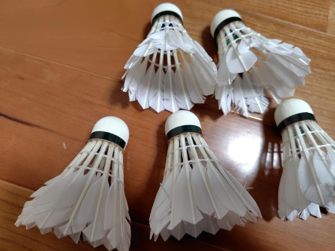 中古使用済みバドミントンシャトル