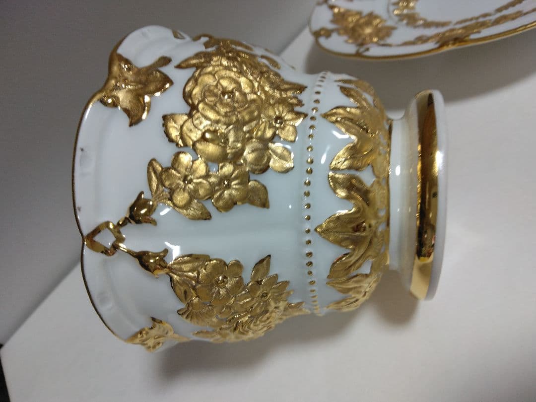 マイセンアンティークカップ&ソーサー宮廷の小花1924年〜1934年