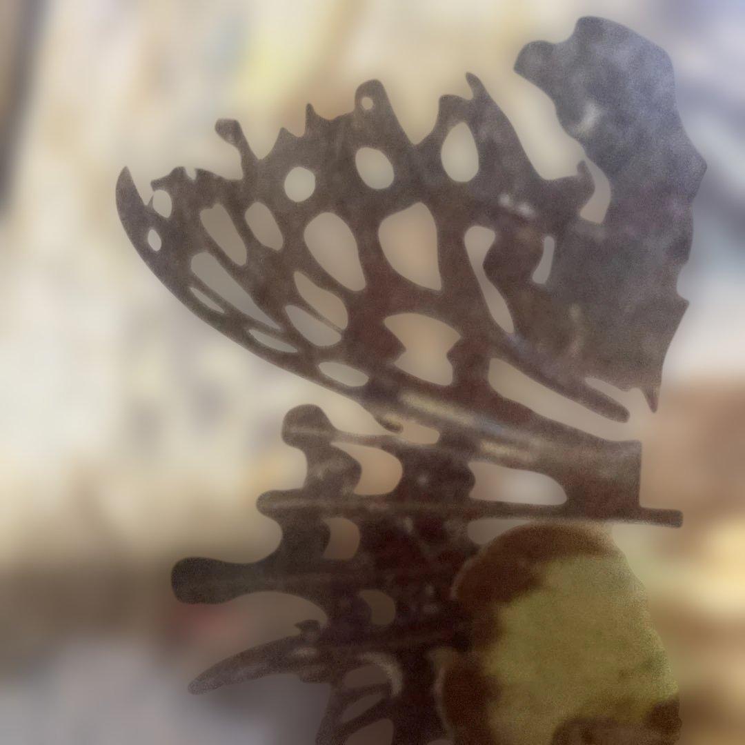 花瓶の花 絵画 黒フレーム付きアゲハちょうの羽で作った物