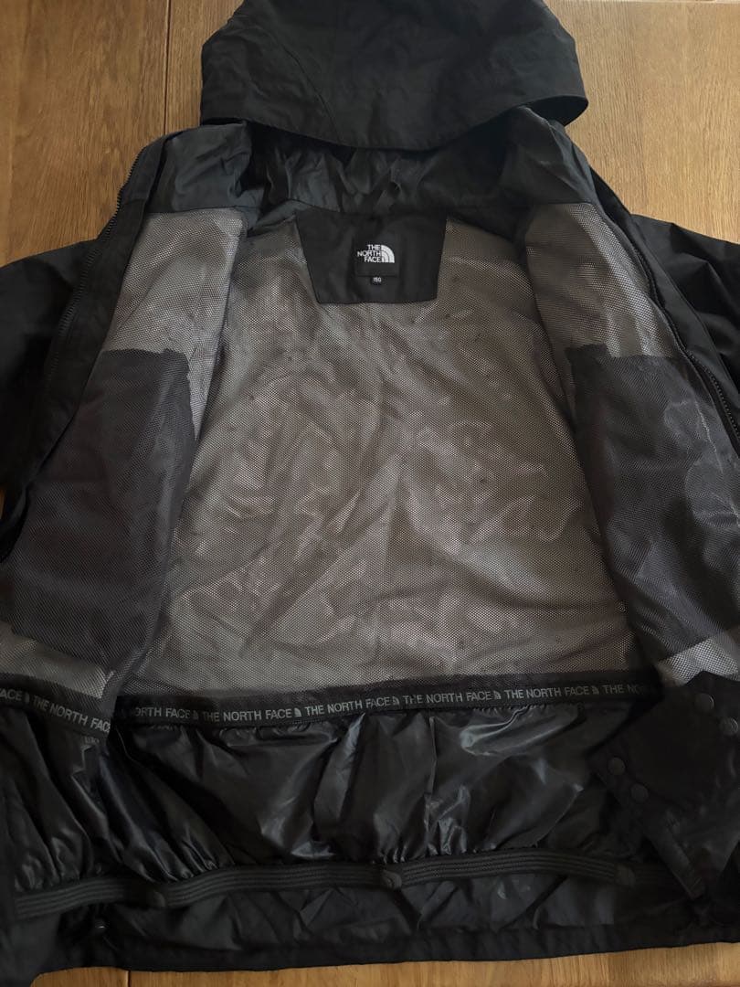 Eina。The North Face 子ども用 スノーボードウェア