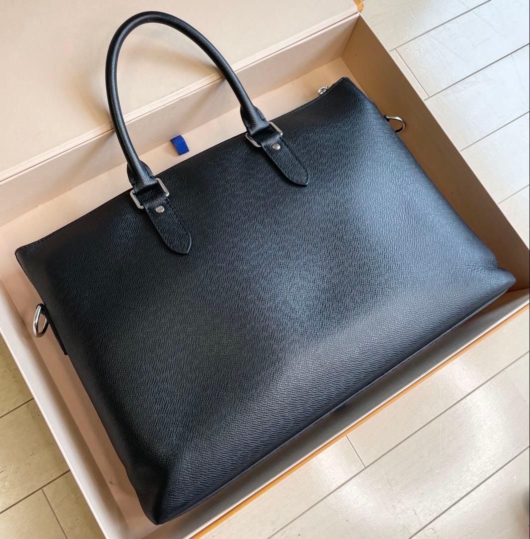 Louis Vuitton Anton Taiga ブリーフケース ブラック