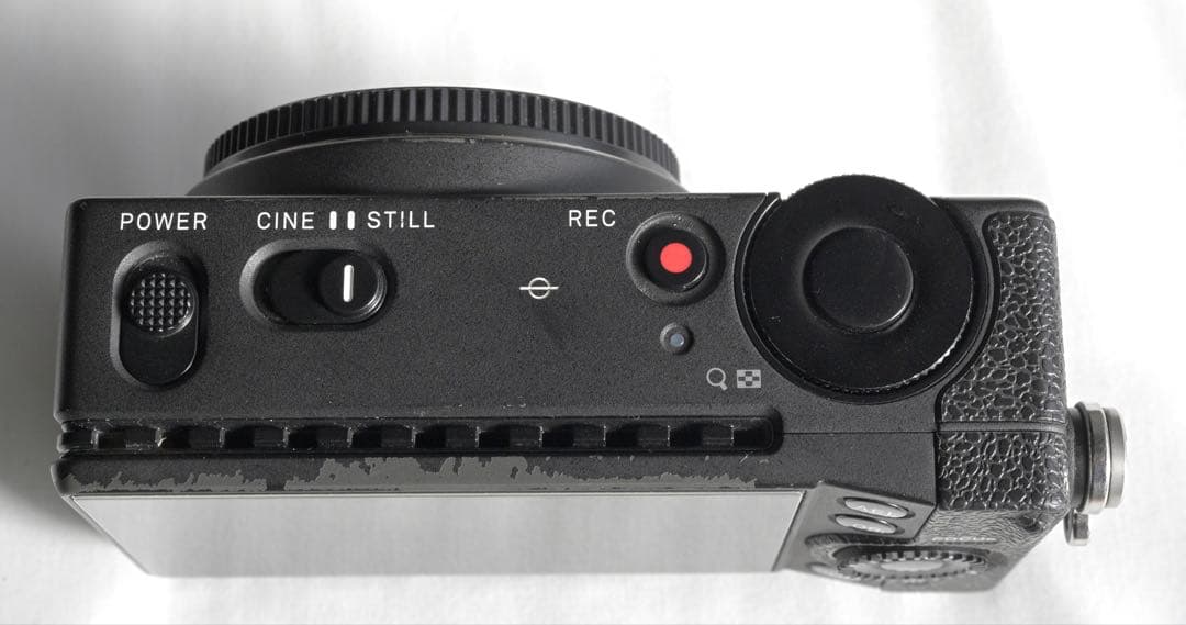 SIGMA fp ボディ＋純正バッテリー2個付き