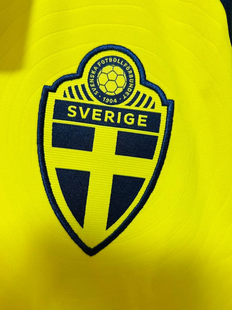 《正規品》イサク スウェーデン代表ホームユニフォームＬサイズ新品未使用