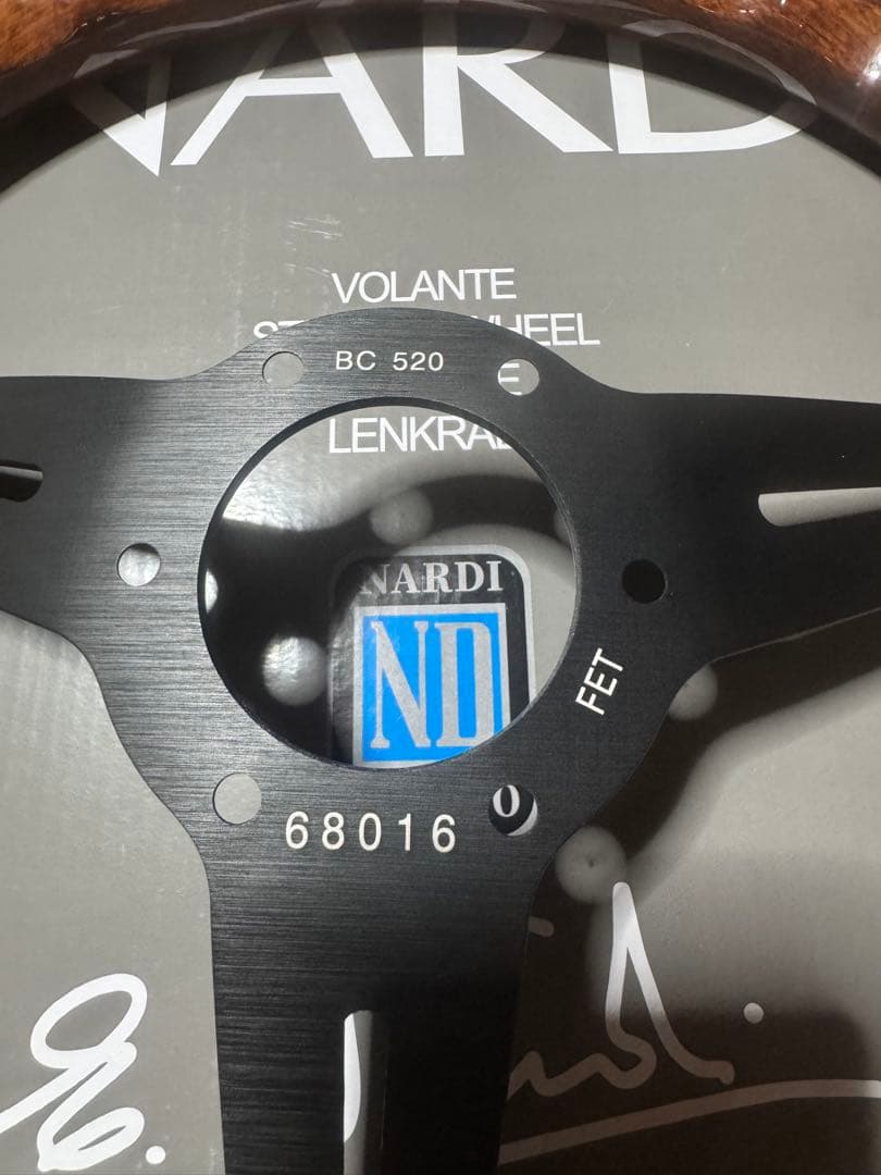 車ウッドステアリング年末超特価❣️