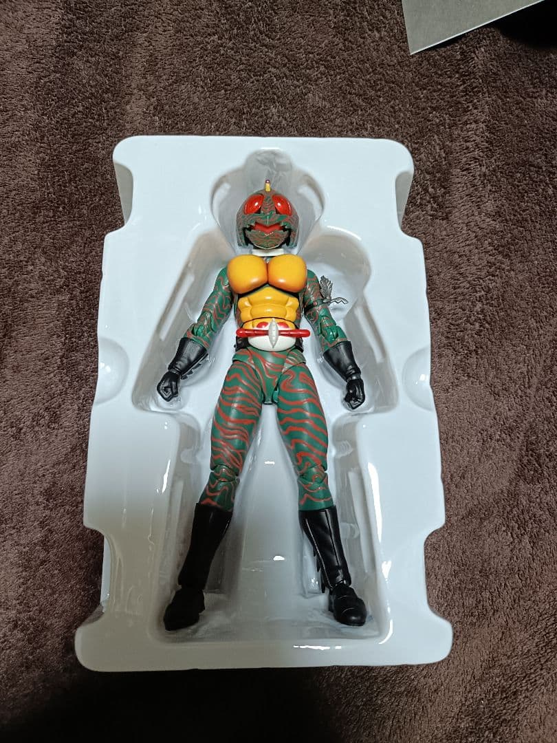 フィギュアーツ 真骨彫　 仮面ライダーアマゾン