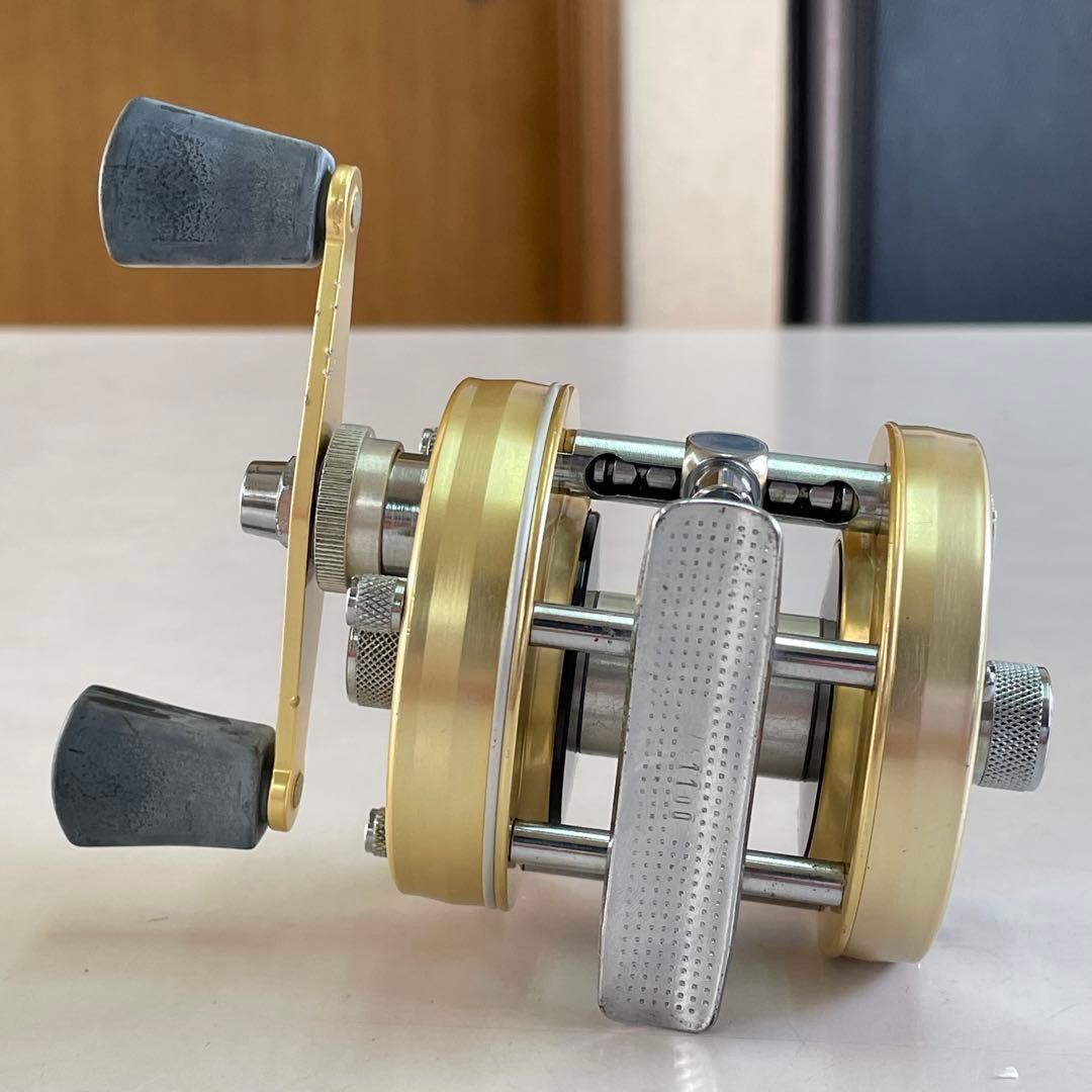 74年 ABU AMBASSADEUR 5000D シャンパン #741100