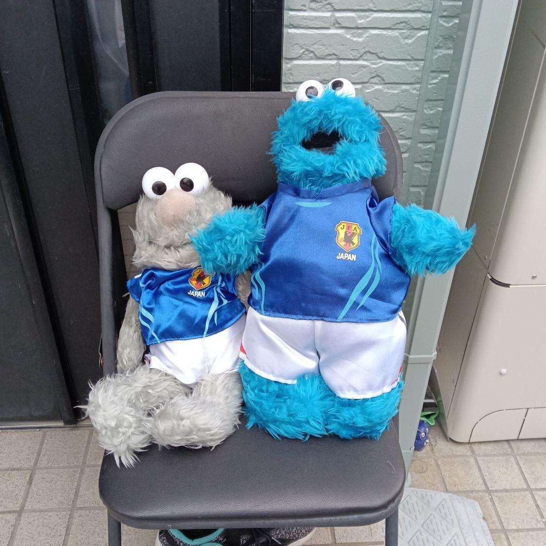 セサミストリート　サッカー日本代表　BIGぬいぐるみ　2セット