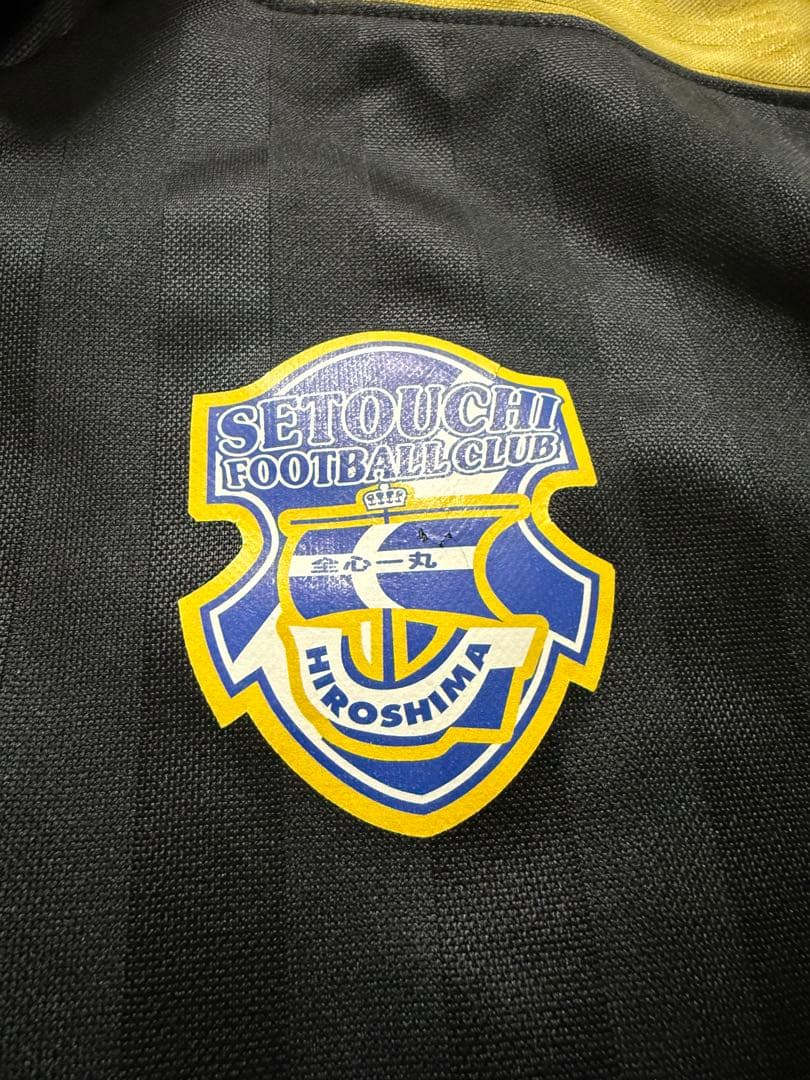 瀬戸内高校サッカー部黒金ジャージ　セットアップ