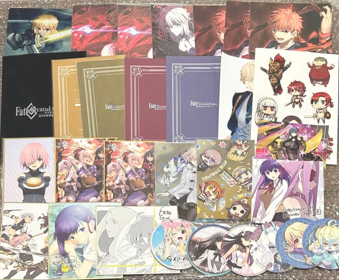 3枚目あり)Fateシリーズ　紙類　セット