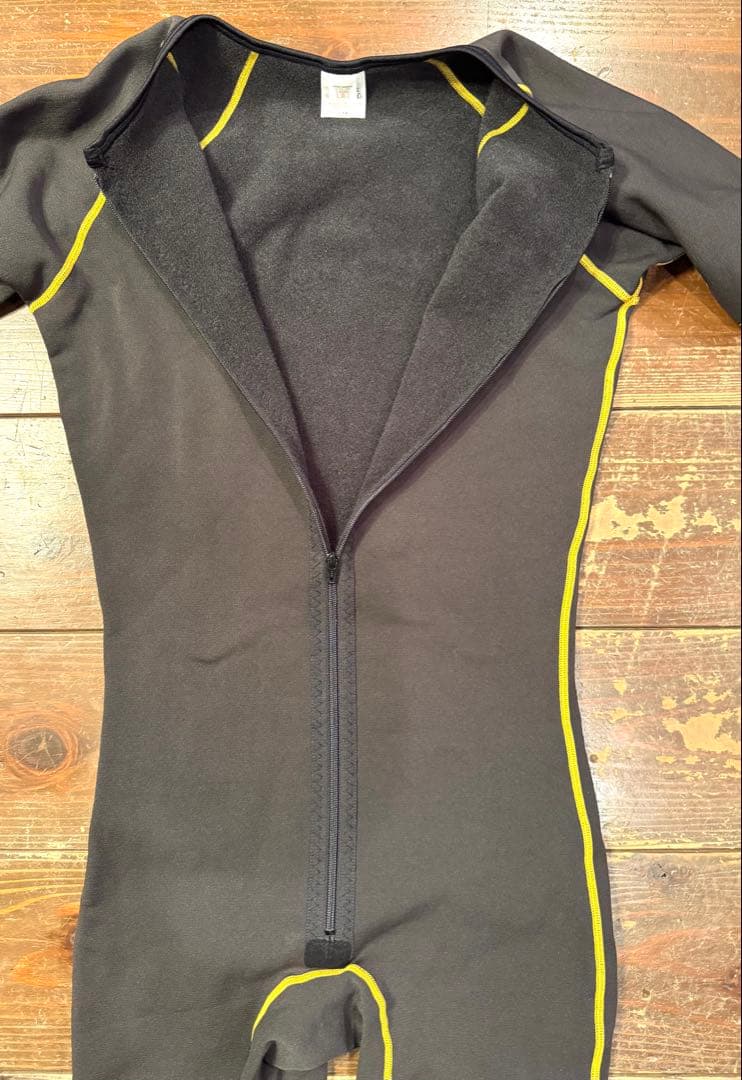 新品未使用MAGIC ドライスーツインナーサイズS